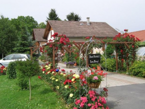 Гостиница Gästehaus Kristall - Familie Gangl  Бад-Радкерсбург